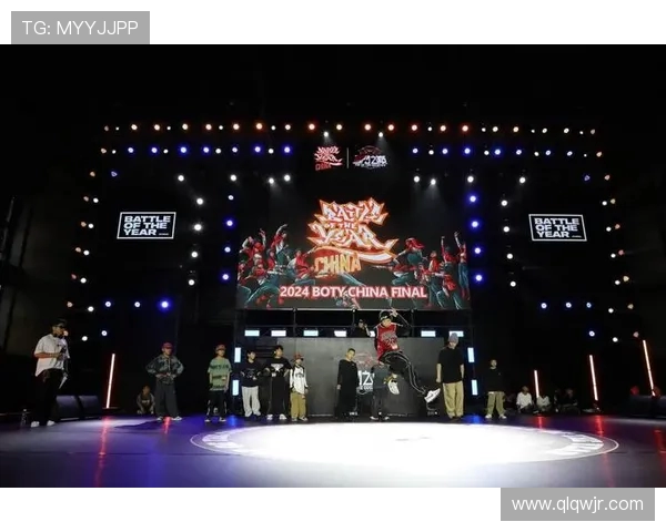 南京滑板队在世界街舞大赛中以56分领先其他队伍展现实力