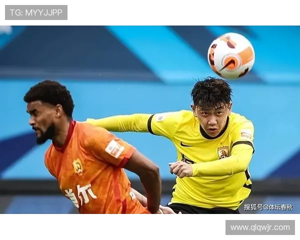 武汉网球队中路突破战术解析与实战应用探讨 武汉网球队中路突破战术解析与实战应用探讨