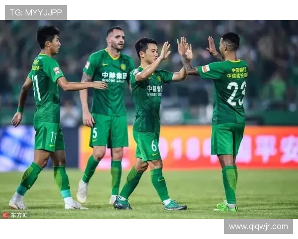 武汉足球队以90分稳居挑战赛积分榜首位,争冠形势一片大好 武汉足球队以90分稳居挑战赛积分榜首位,争冠形势一片大好