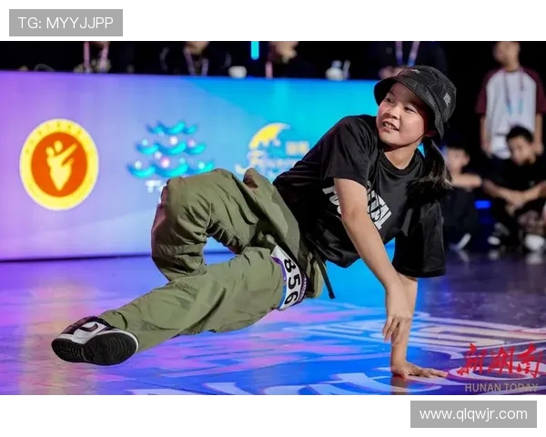 深圳街舞队在世界滑板锦标赛中的耐力表现引发热议与关注 深圳街舞队在世界滑板锦标赛中的耐力表现引发热议与关注