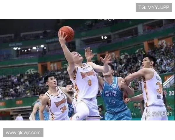 广东男篮迎战解放军全力争胜期待精彩对决与球迷共庆篮球盛宴 广东男篮迎战解放军全力争胜期待精彩对决与球迷共庆篮球盛宴