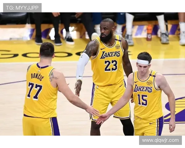 热火与湖人精彩对决直播回顾雨中激情瞬间分享 热火与湖人精彩对决直播回顾雨中激情瞬间分享