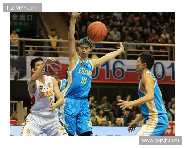 王哲林的篮球之路:从青涩少年到CBA顶尖球员的成长历程与成就分析 王哲林的篮球之路:从青涩少年到CBA顶尖球员的成长历程与成就分析