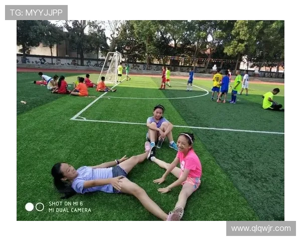 黄丽专访：从绿茵场到人生舞台的足球旅程回顾与思考